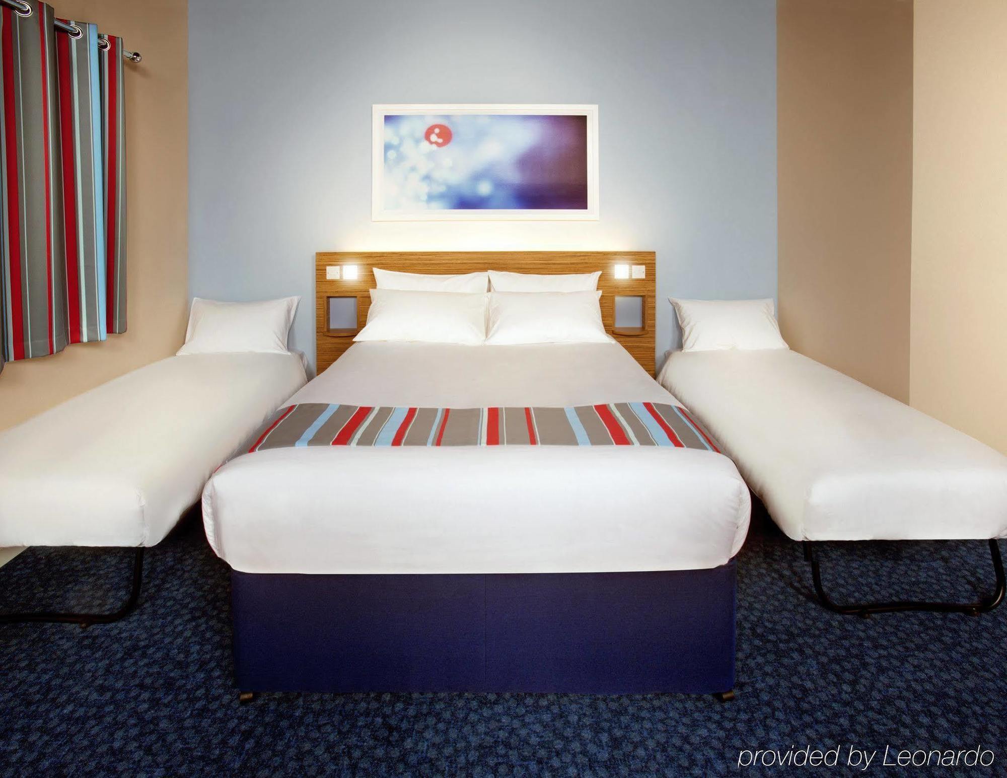 Travelodge Aberdeen Airport Kültér fotó