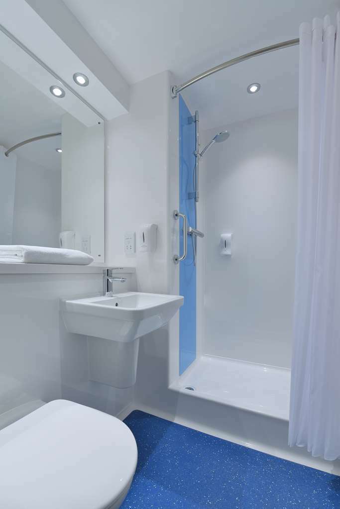 Travelodge Aberdeen Airport Szoba fotó