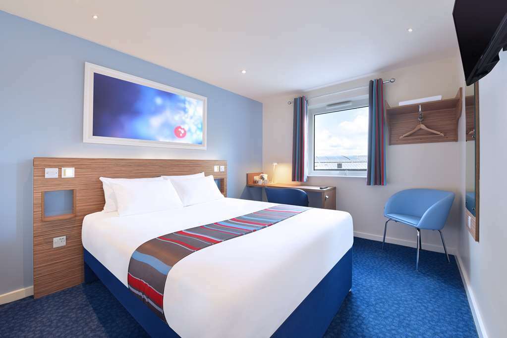 Travelodge Aberdeen Airport Szoba fotó